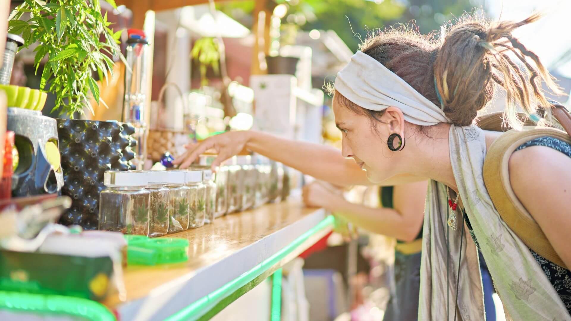 5 Ways Delta 8 Can Help Alleviate Your Chronic Migraines - Happi